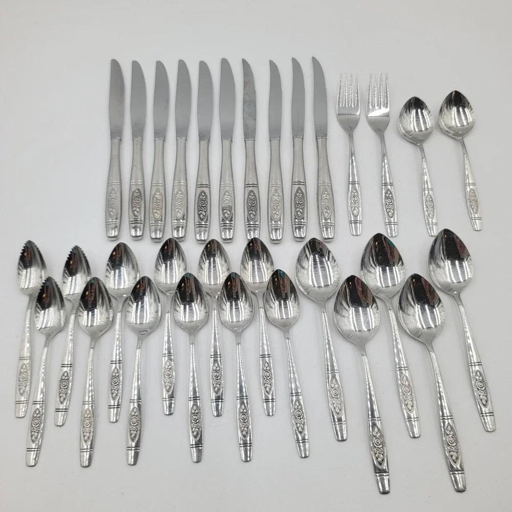 31pc VTG Oneida Rose Pendant Stainless Flatware Set Knives Forks Spoons Floral